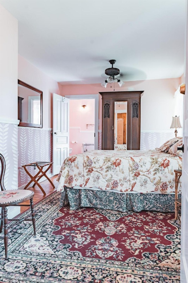 Black Mountain Inn image 7