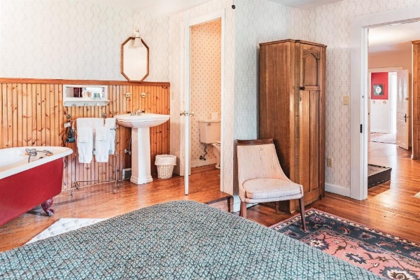 Black Mountain Inn image 9